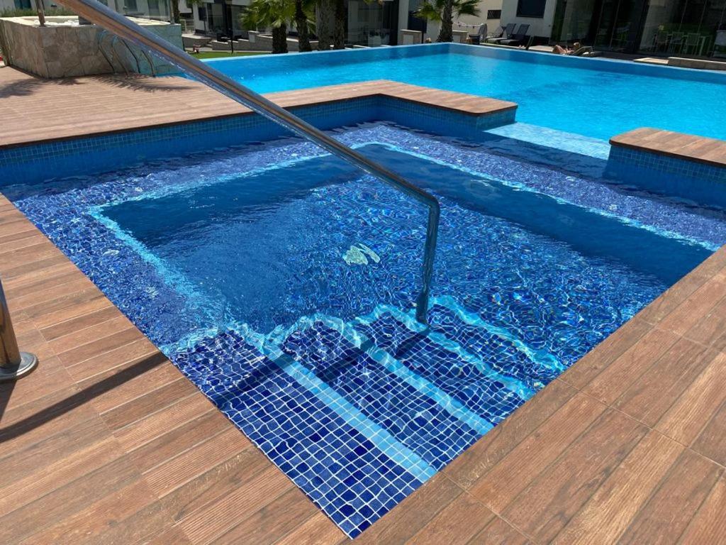טורבייחה Luxury Penthouse Oasis Beach VIII Orihuela Costa Punta Prima מראה חיצוני תמונה