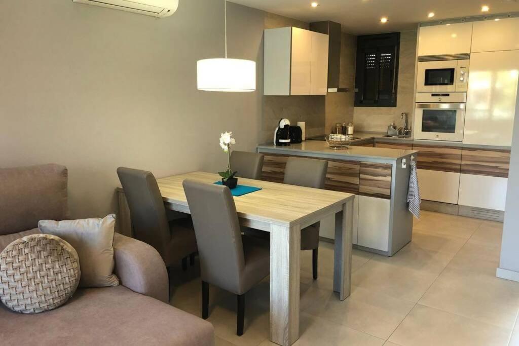 טורבייחה Luxury Penthouse Oasis Beach VIII Orihuela Costa Punta Prima מראה חיצוני תמונה